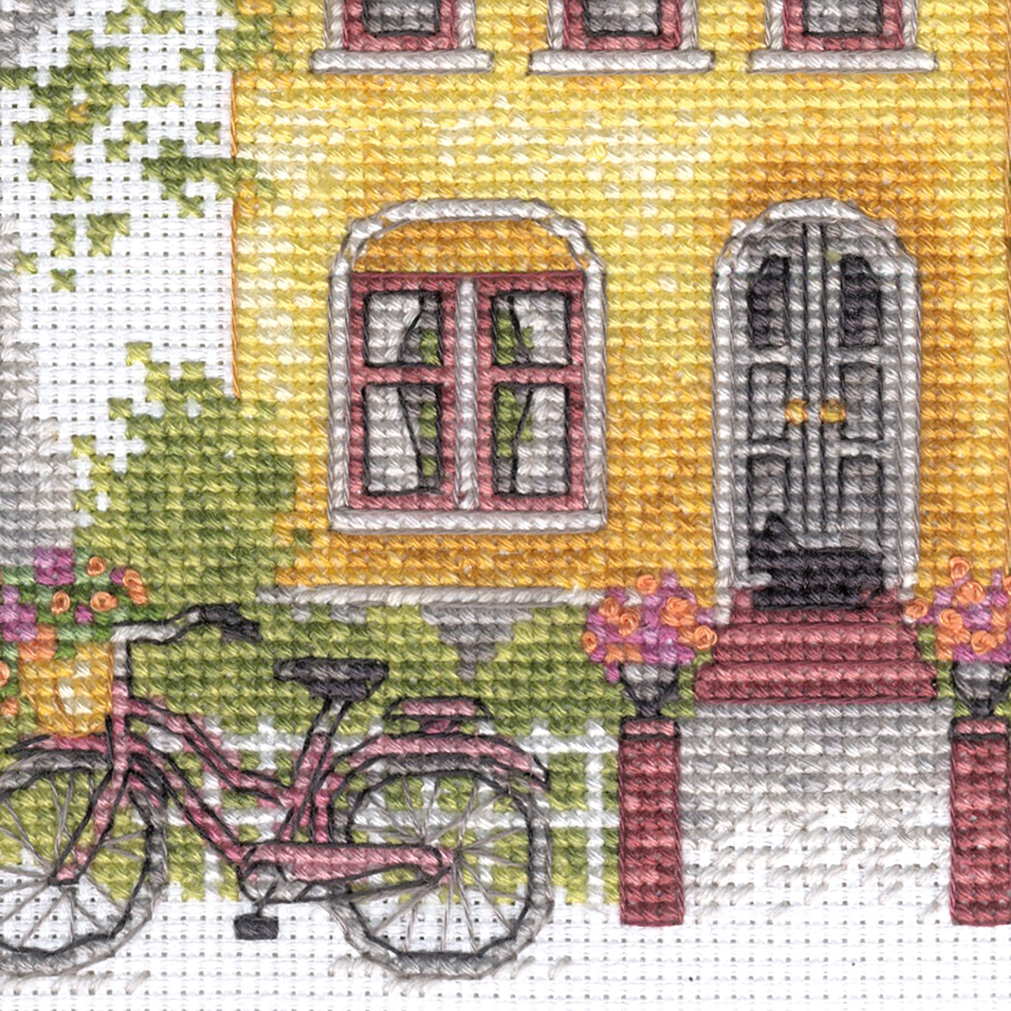 Yellow House - Gold Collection Petites